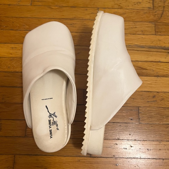 YUME YUME WHITE MULES - Picture 3 of 3